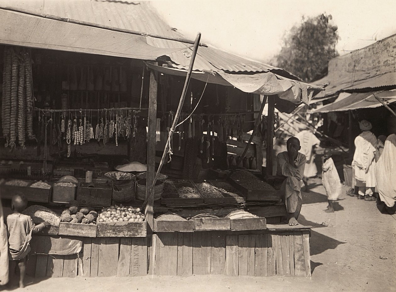 Construir um império na era fascista: loja nativa em Cheren, 09/05/1936 (foto a p/b) de Modestino Baldinetti