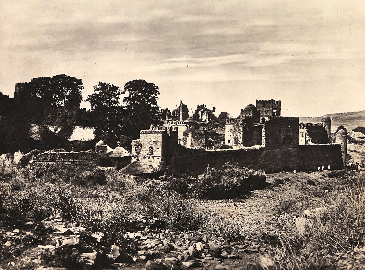 Construir um Império na era fascista: o Castelo do Rei Fasiladas em Gondar, Etiópia, 09/05/1936 (foto a p/b) de Modestino Baldinetti