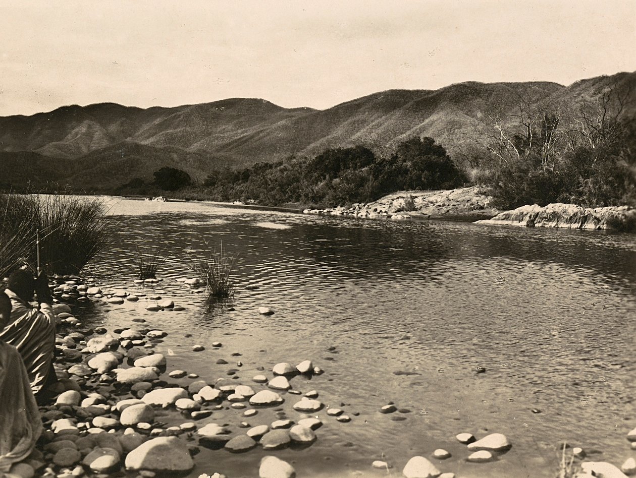 Construir um império na era fascista: o rio Setit, 09/05/1936 (foto a p/b) de Modestino Baldinetti