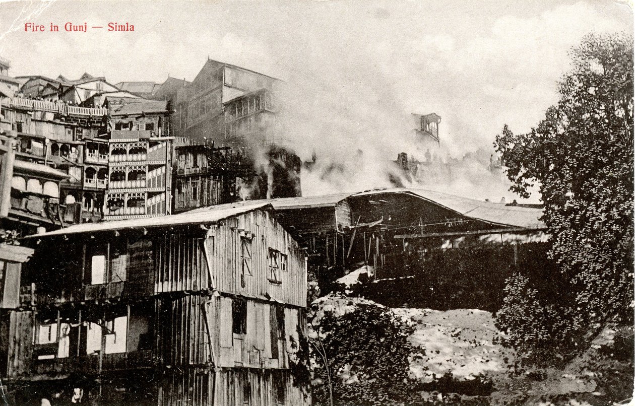 Fogo em Gunj - Simla, c.1900-30 de Moorli Dhur and Sons