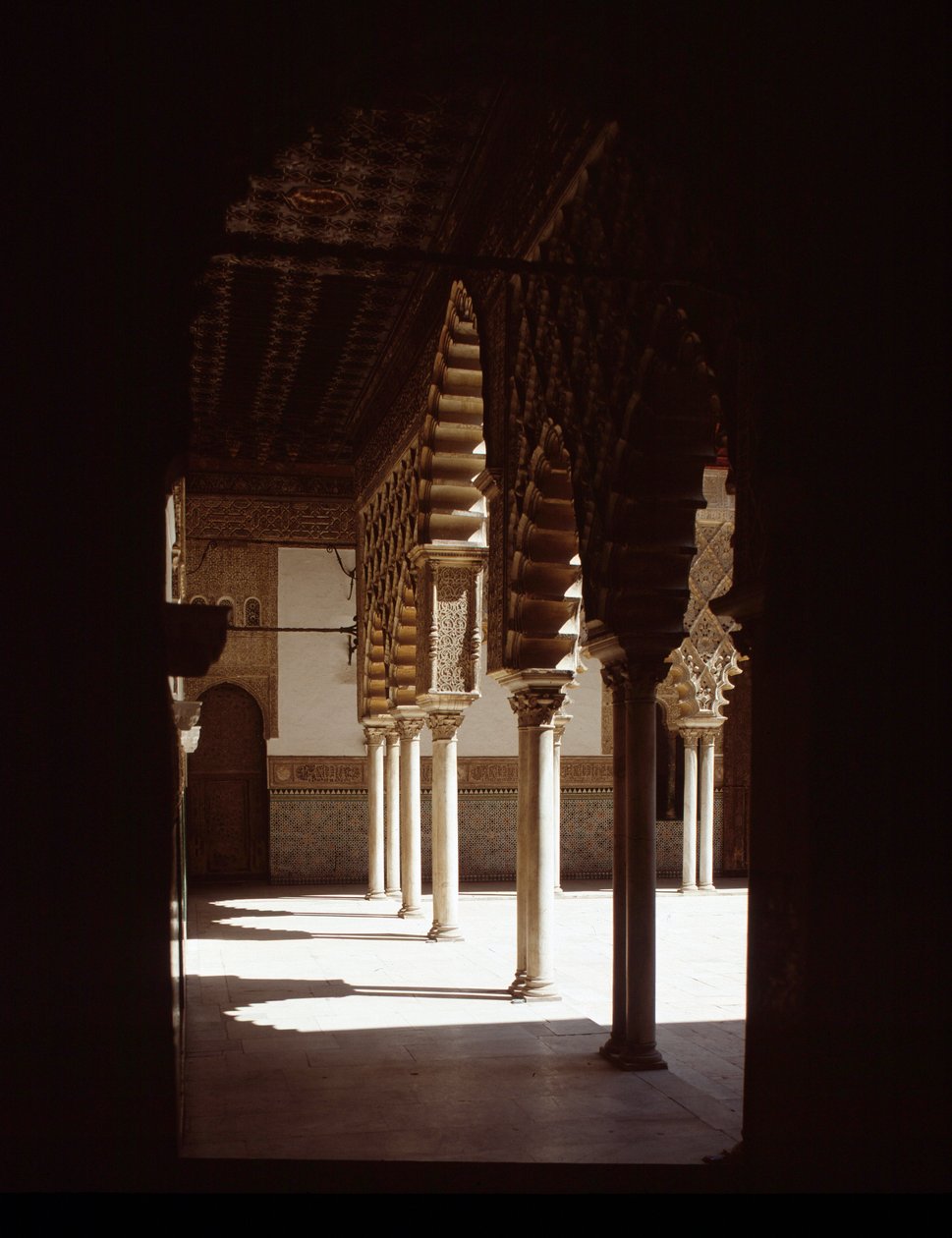Arte mudejar: vista do Tribunal das Senhoras (Patio de las Doncellas) de Mudejar School