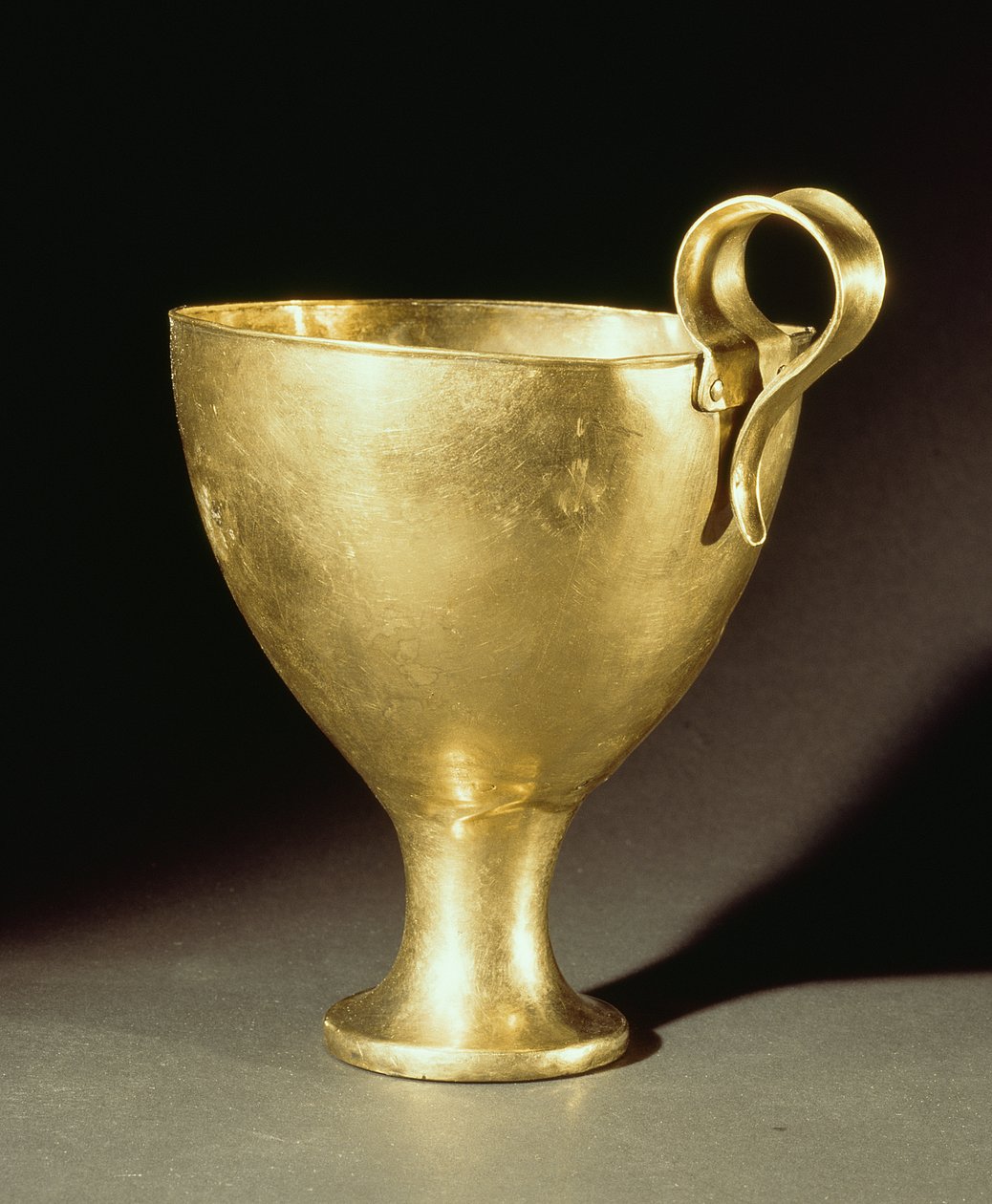 Taça de Shaft Grave IV, Micenas, século c.16 aC (ouro) de Mycenaean