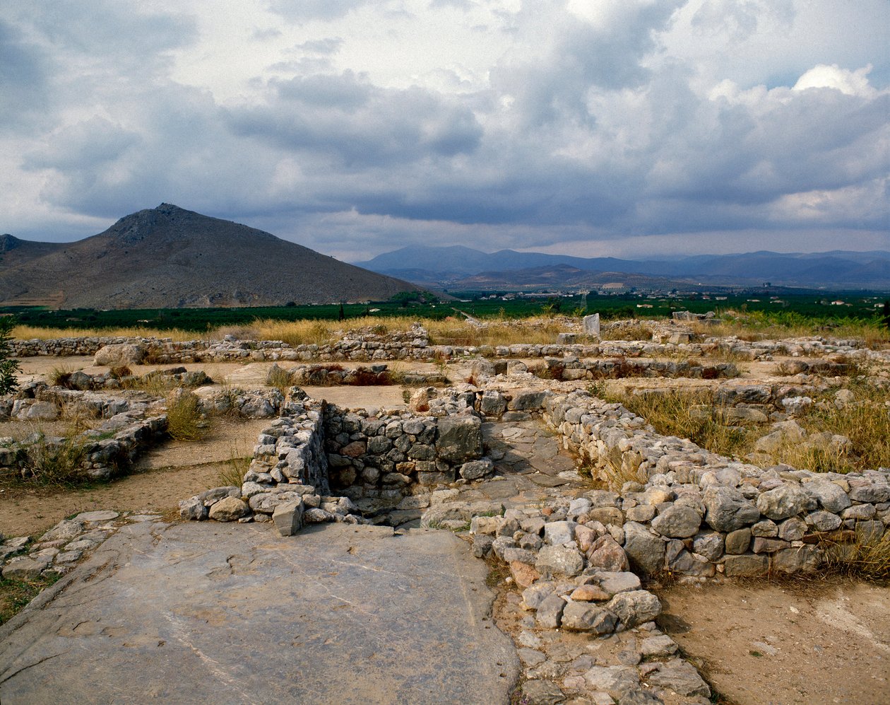 Arte micénica: banhos da cidadela micénica, cidade de Tirynthe, por volta de 1200 AC. Grécia de Mycenaean