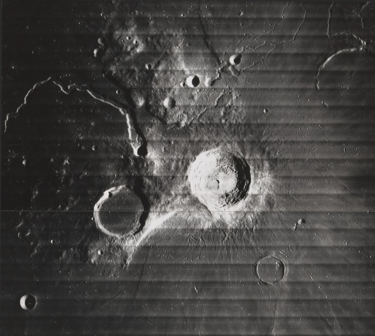Cratera Aristarco, Vale de Schroter e arredores, 1967. de NASA Images