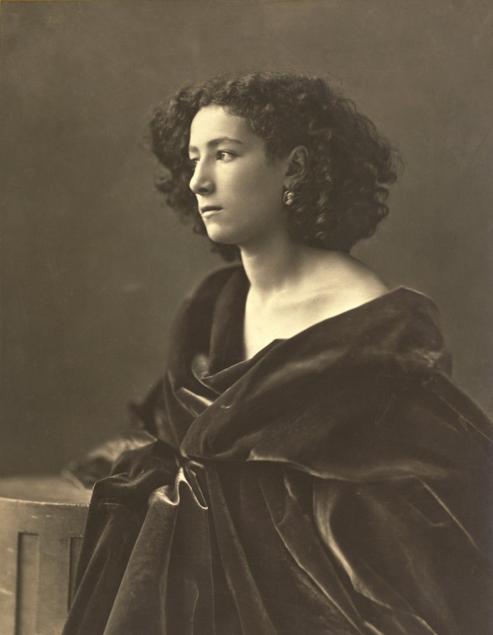 Sarah Bernhardt (1844-1924) atriz francesa, foto de Gaspard-Felix Tournachon, também conhecida como Nadar de Nadar