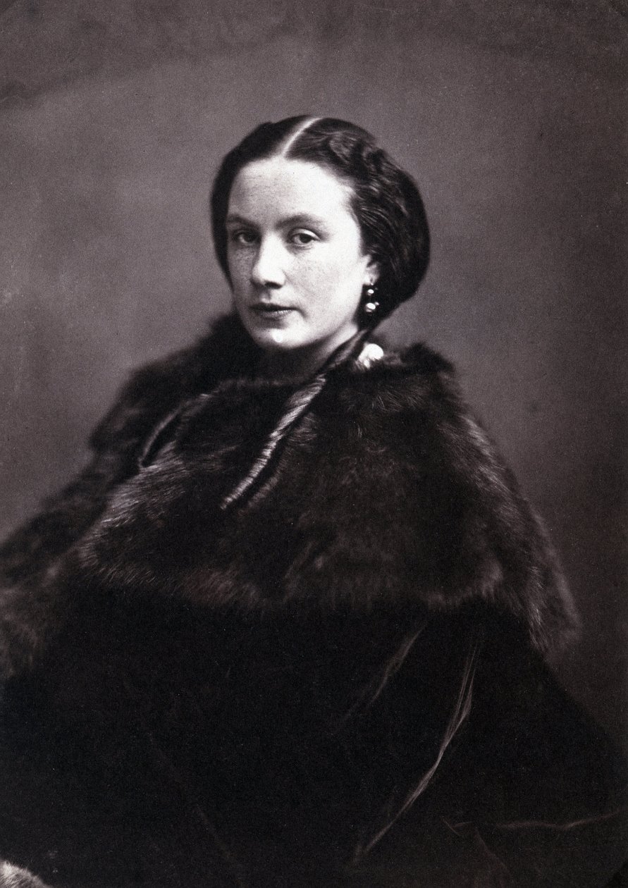 Retrato de Madame Pichat. Retrato de uma mulher chique usando fivelas inglesas com um casaco de peles. Fotografia de Gaspard Felix Tournachon dit Felix Nadar (1820-1910) de Nadar