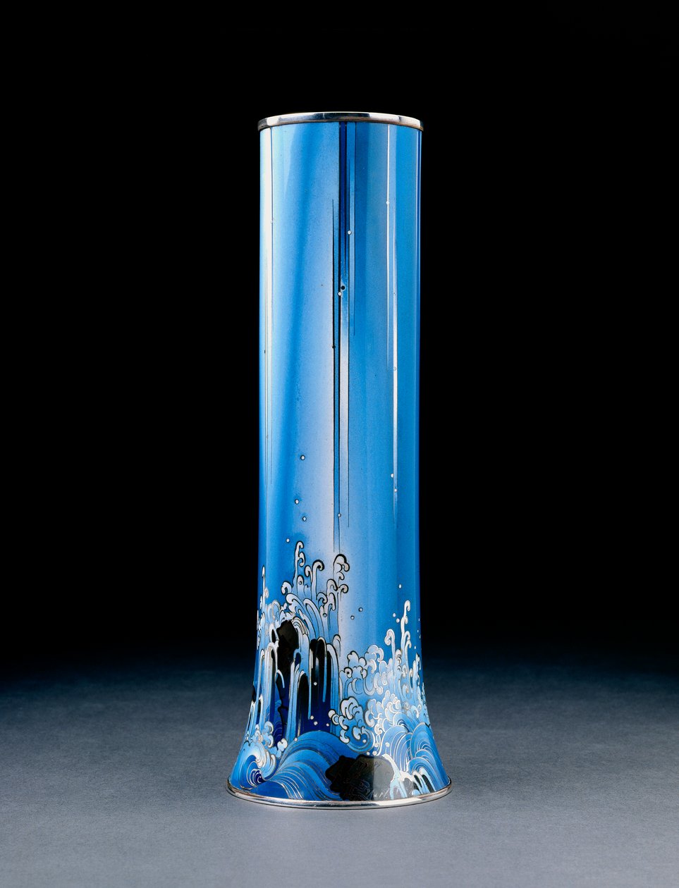 Vaso cilíndrico com cachoeira, era de Meiji, 1915 (cloisonne esmalte) de Namikawa Yasuyuki
