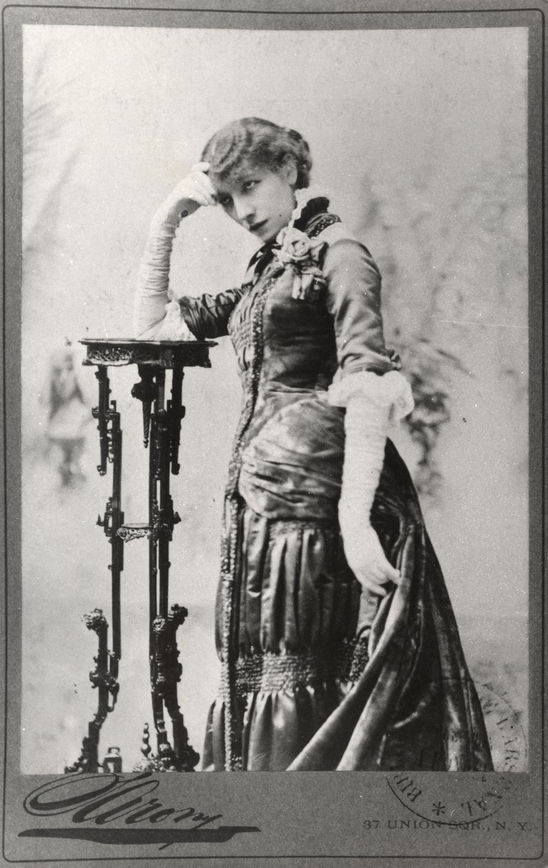 Retrato de Sarah Bernhardt (1844-1923) tirado nos Estados Unidos (foto a p/b) de Napoleon Sarony