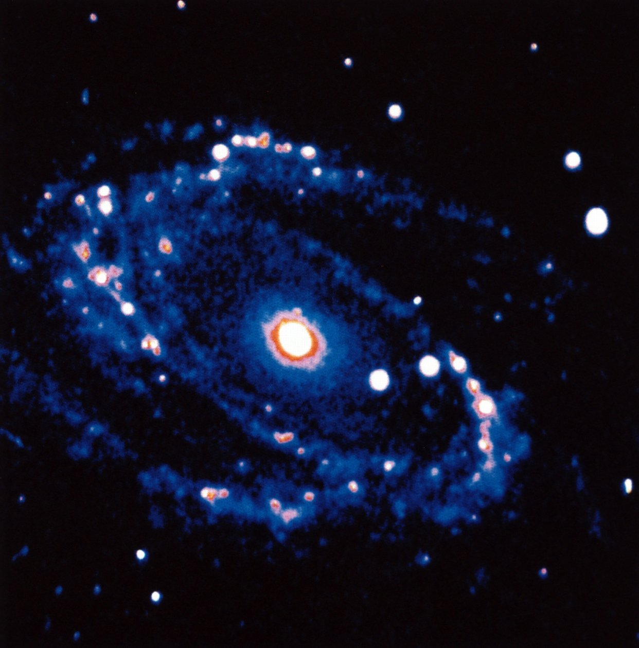 Galáxia Espiral M81 em constelação de Ursa Menor. Esta galáxia está a 12 milhões de anos-luz da fotografia da Terra. Fotografia da NASA de National Aeronautics and Space Administration National Aeronautics and Space Administration