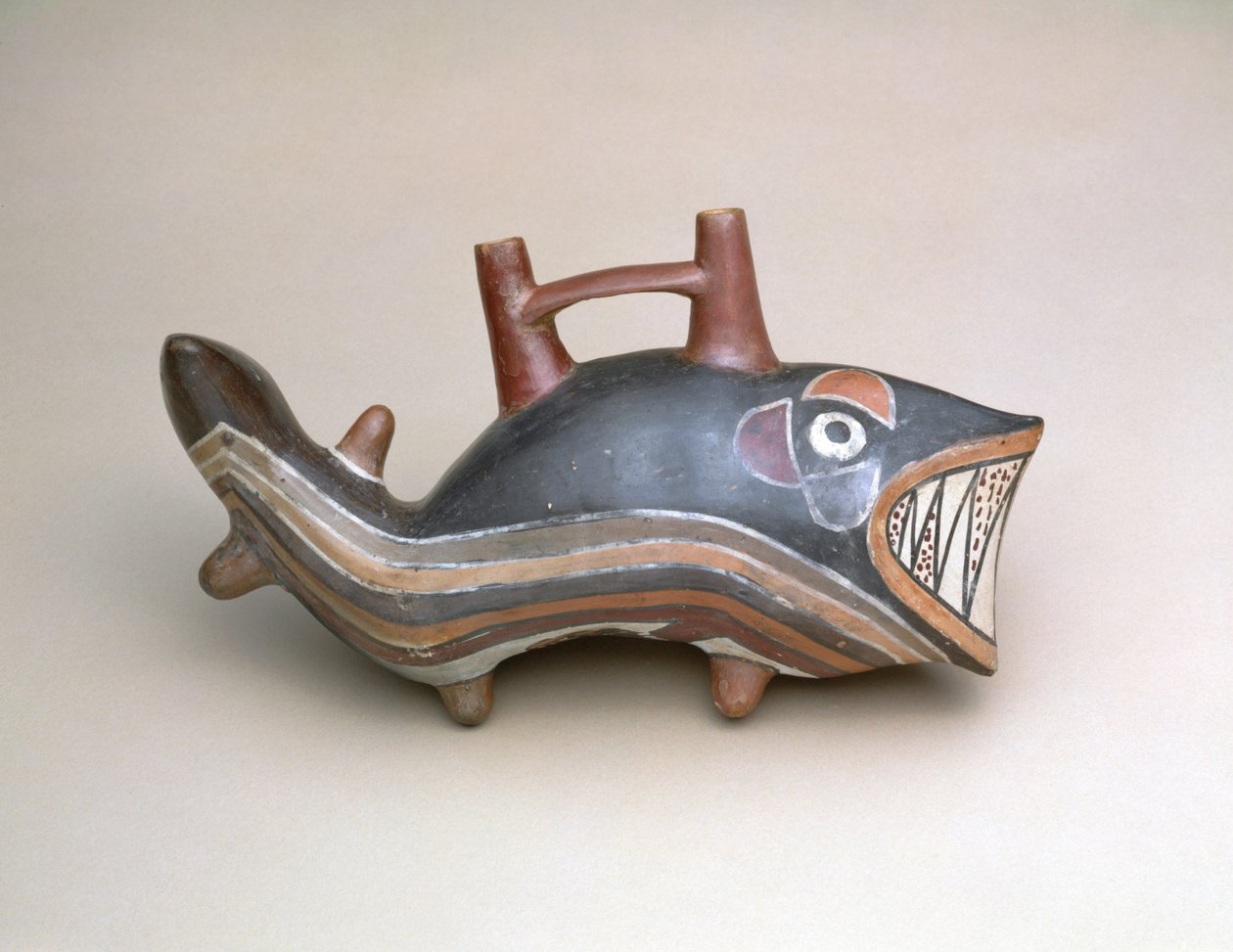 Navio Assassino-Baleia, Peru, 100 aC-AD 600 (louça de barro com deslizamento policromo) de Nazca Culture