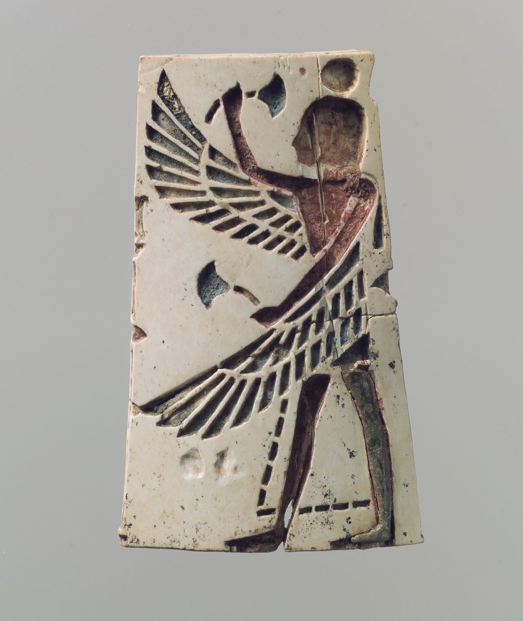 Champlevé mobiliário ou placa de caixa cosmética com um jovem alado, c. 700 aC de Neo Assyrian