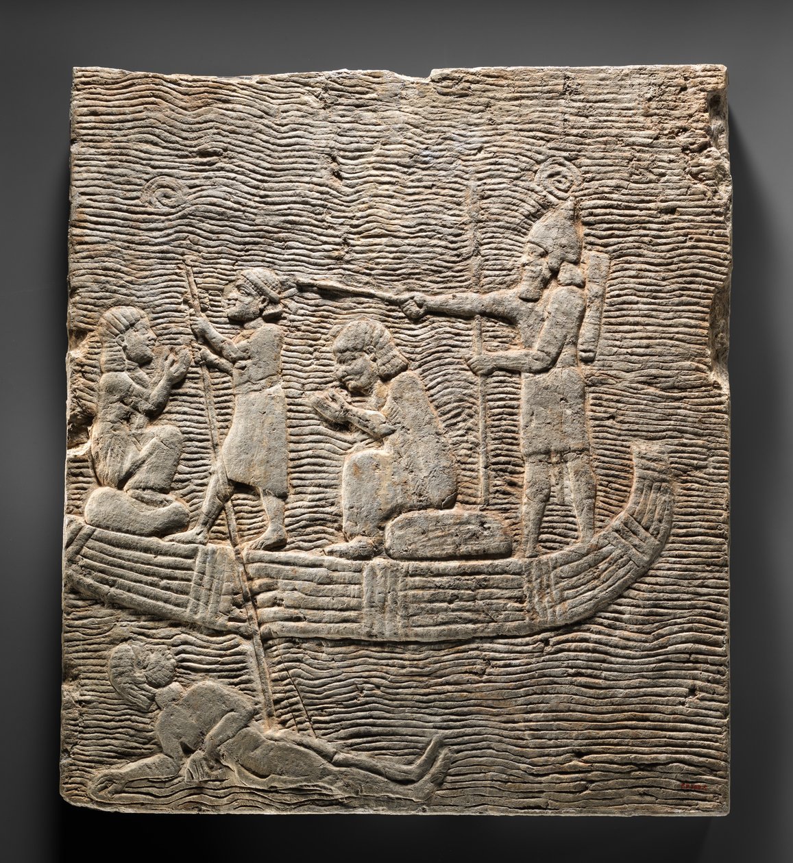 Socorro: soldado assírio conduzindo cativos através da água, c.668–627 aC (gipsita alabastro) de Neo Assyrian