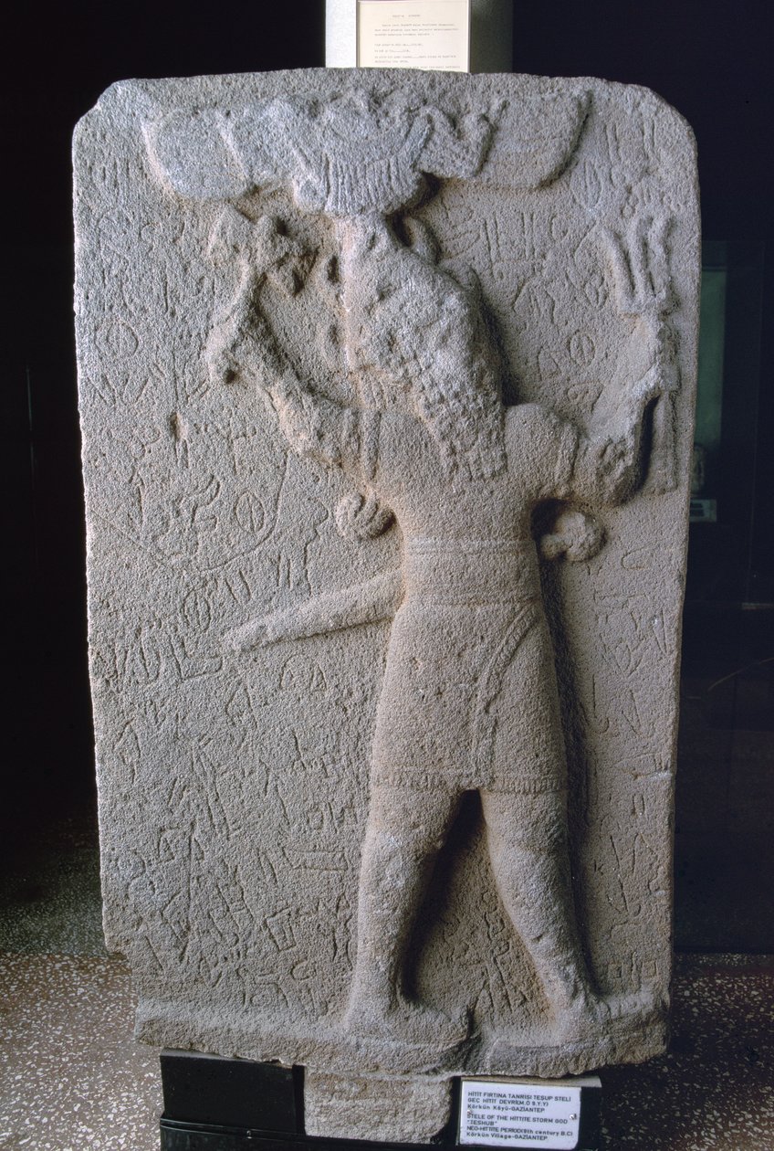 Estela da Tempestade Deus Teshub, de Korkun, Turquia (basalto) de Neo Hittite