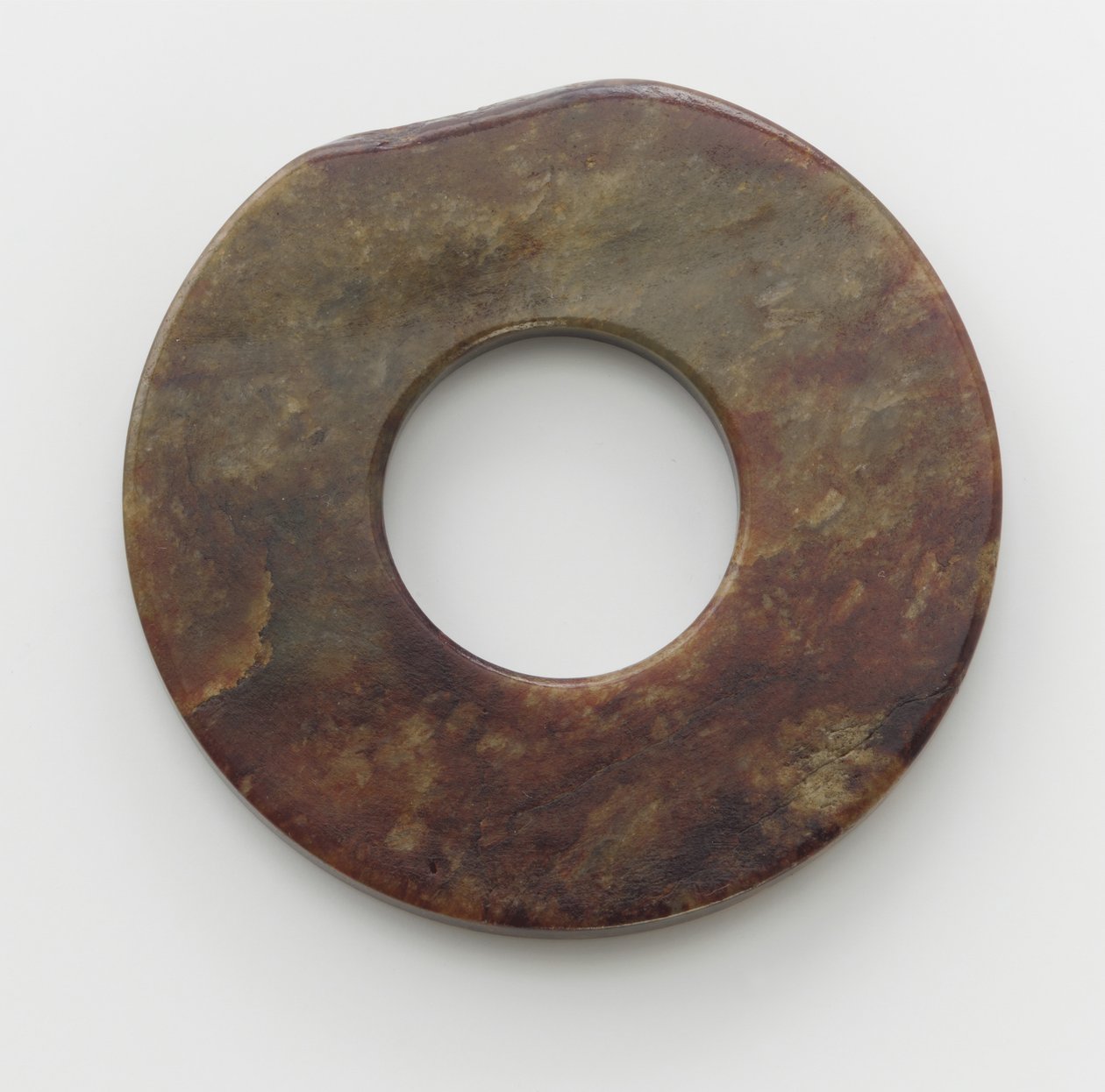Disco (bi) Cultura de Qijia, c.2500-2000 aC (jade) de Neolithic Period Chinese School