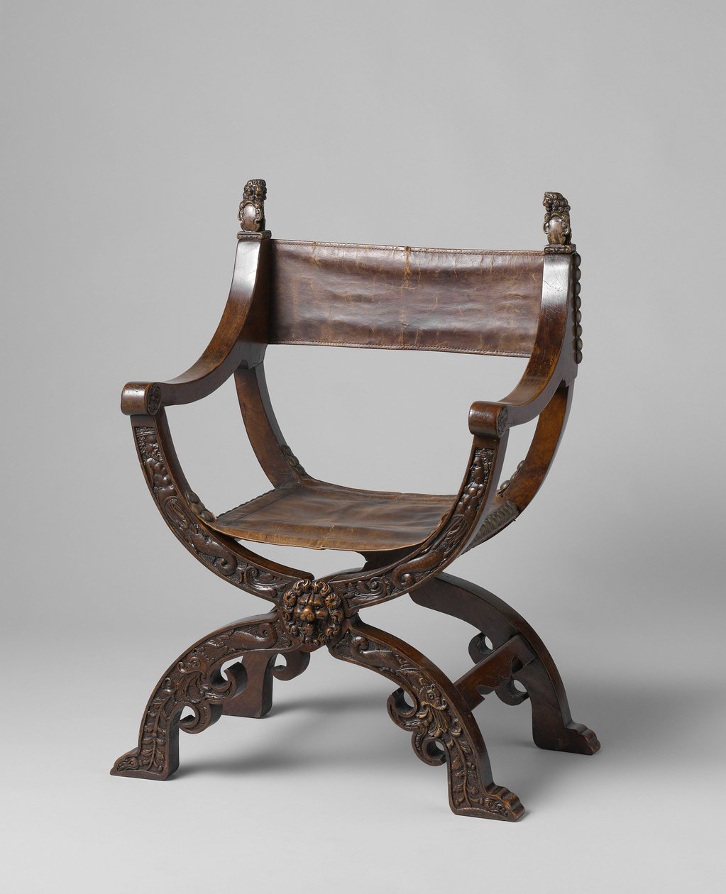 Cadeira dobrável, c.1620-50 (nogueira) de Netherlandish School