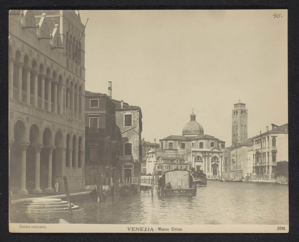 Gevel van de Fondaco dei Turchi te Venetië
Veneza - Museo Civico (título sobre o objecto) de Neue Photographische Gesellschaft