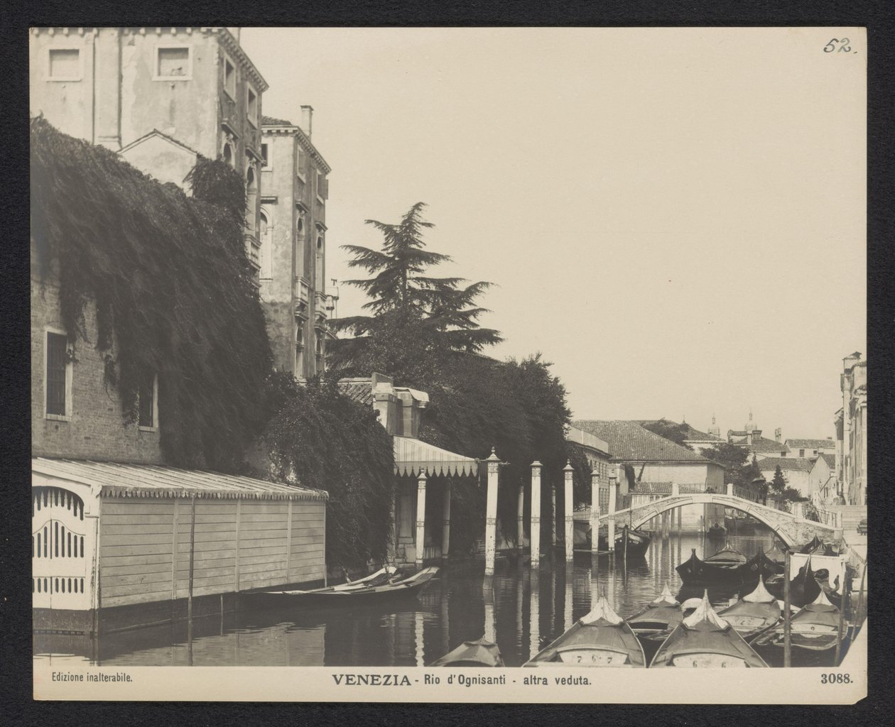 Gezicht op de Rio dei Ognissanti te Venetië Veneza - Rio d