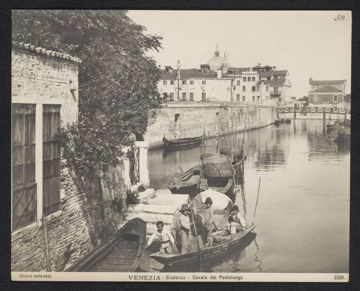 Kanaal te Venetië Veneza - Giudecca - Canal Pontelungo (título no objeto) de Neue Photographische Gesellschaft