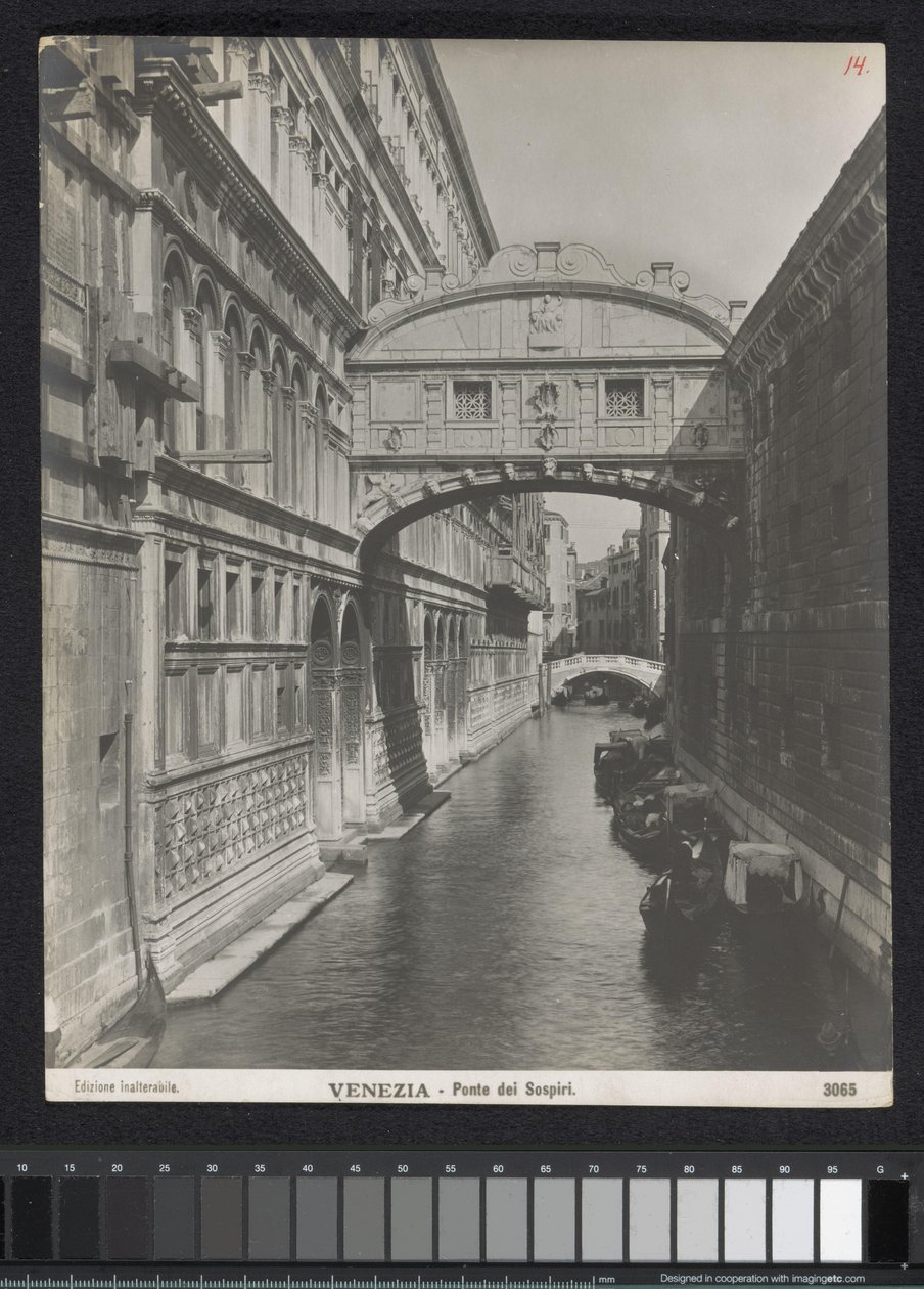 Ponte de Sighs te Venetië
Venezia - Ponte dei Sospiri (título sobre o objecto) de Neue Photographische Gesellschaft