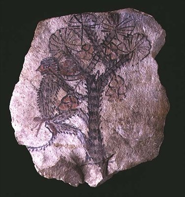 Ostracon representando um macaco a subir a uma árvore de New Kingdom Egyptian