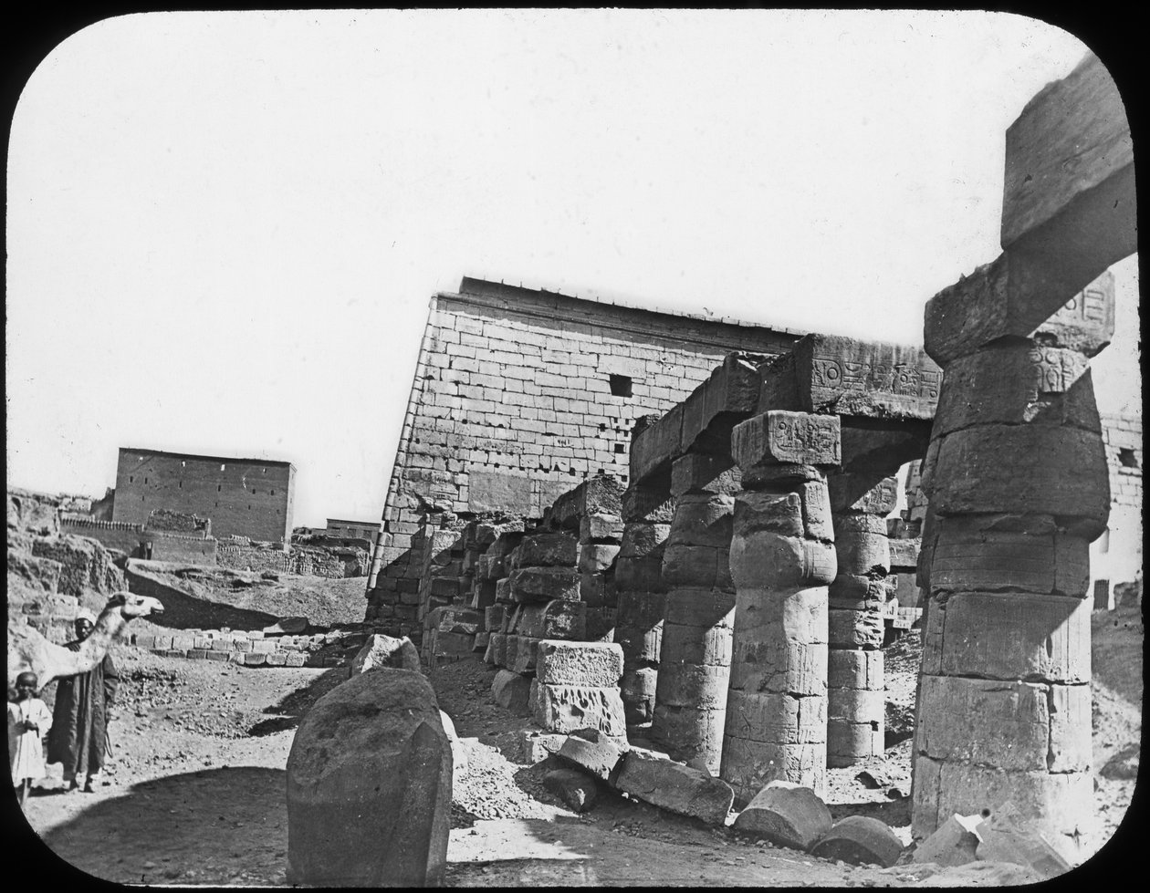 Grande templo, Luxor, Egito, c1890 de Newton and Co