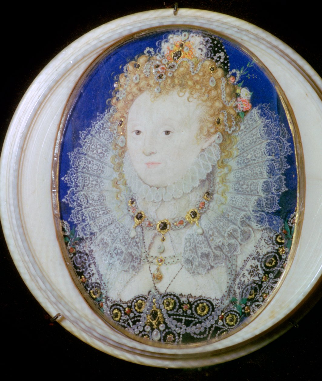 Retrato em miniatura contemporâneo de Elizabeth I da Inglaterra de Nicholas Hilliard