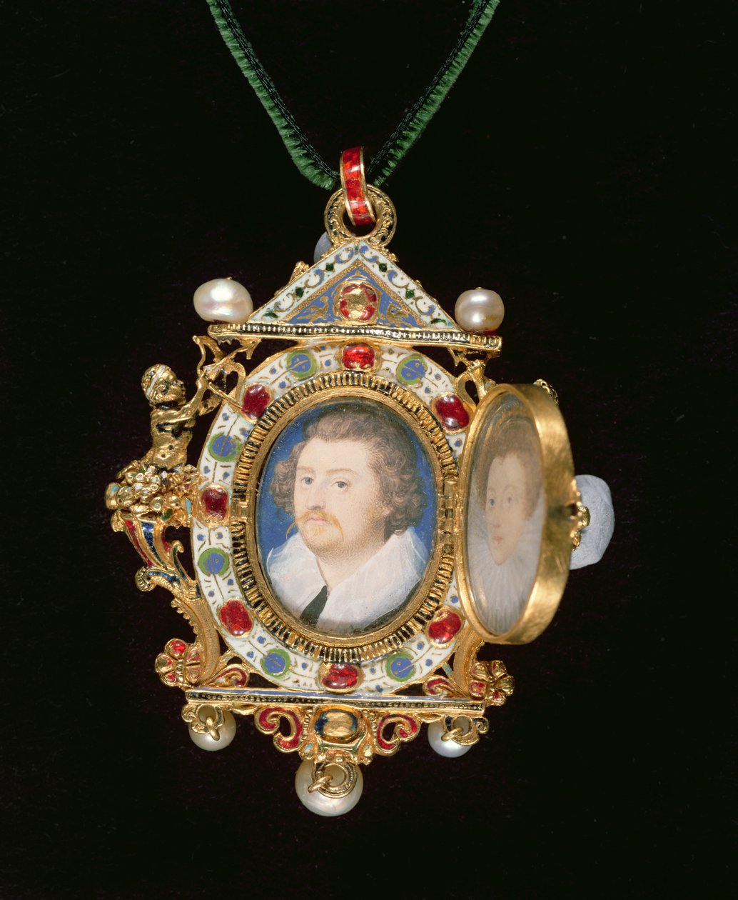 A jóia de Gresley, com retratos em miniatura de Sir Thomas Gresley e sua noiva Catherine Walsingham (ver também 14569) de Nicholas Hilliard