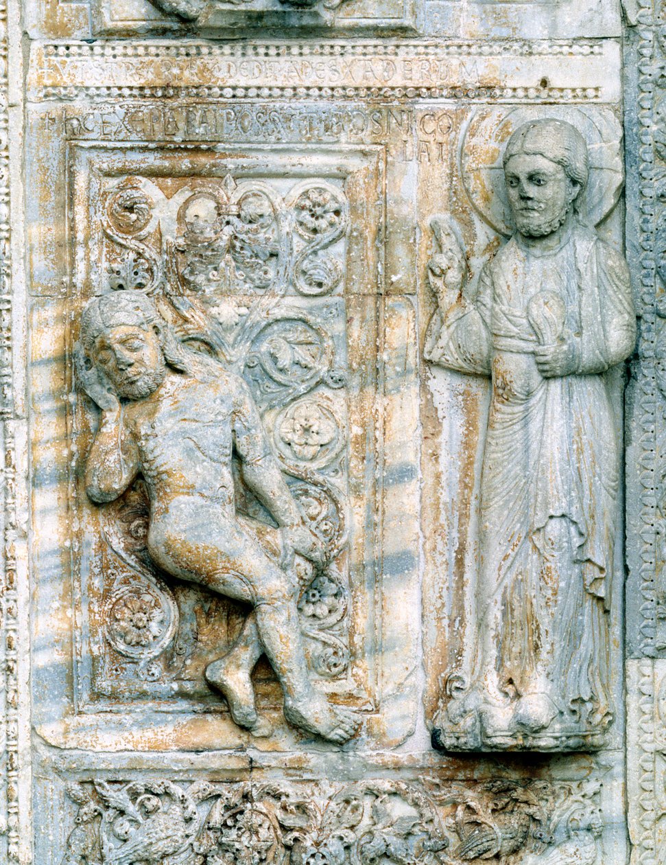 A história de Adão e Eva, do lado sul da varanda oeste, c.1120-38 detalhe de mármore de 236811 de Nicholaus
