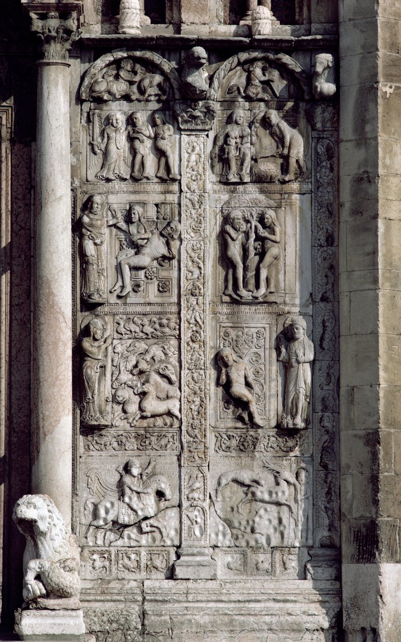Detalhe do lado sul da varanda oeste, pedra c.1120-38 ver 136520 e 136522 de Nicholaus