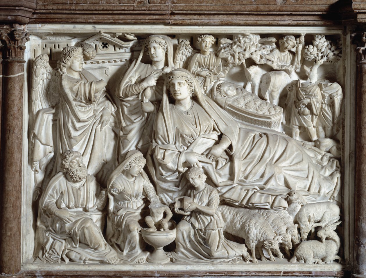 Anunciação e presépio realizado por Nicola Pisano (1215/20-1278/84) (Púlpito de mármore) 1260 Baptistere Saint John of Pisa (Battistero san Giovanni di Pisa), Itália de Nicola Pisano