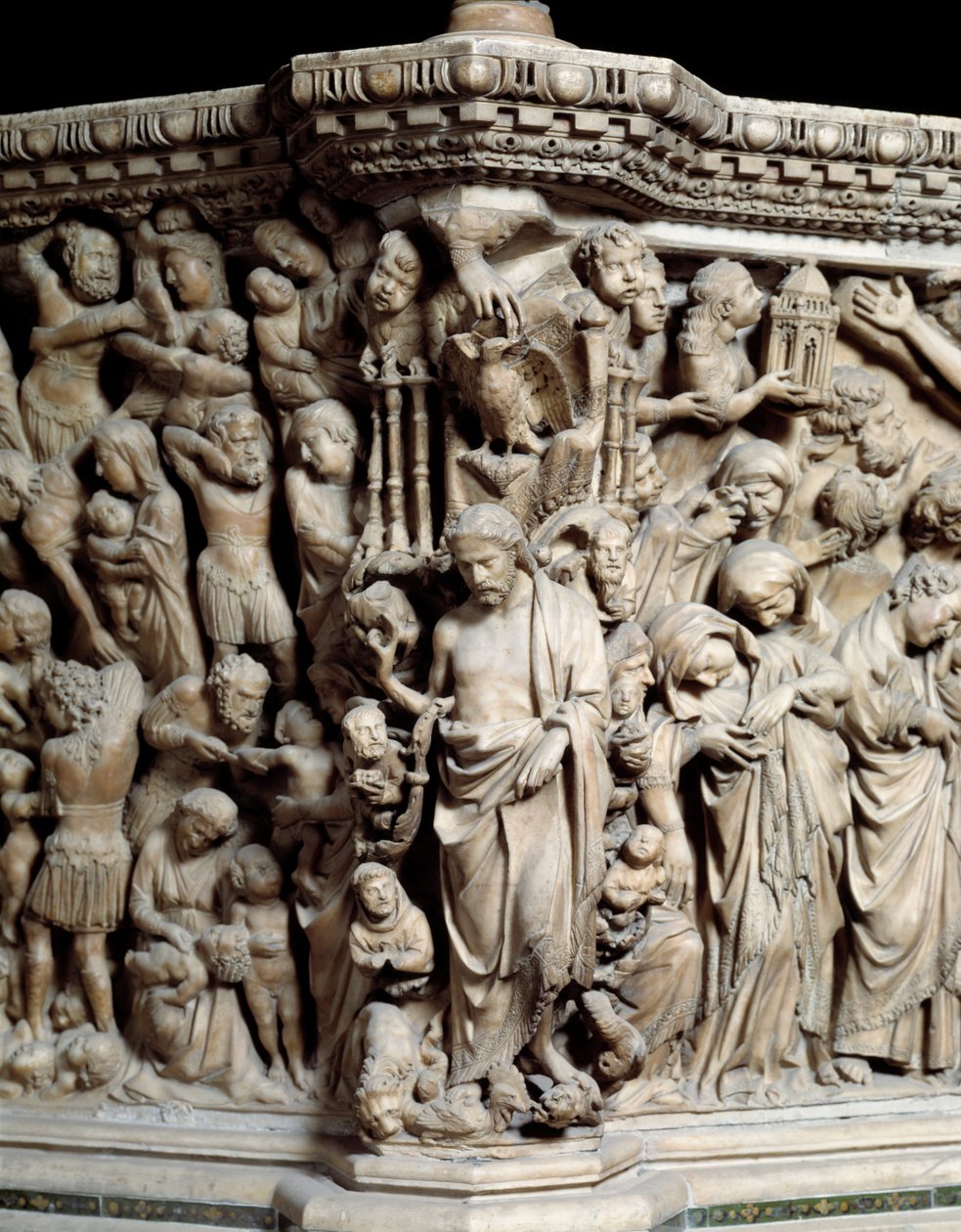 Arte Gótica: Jesus esmaga os vícios, detalhe dos relevos de Púlpito de Nicola Pisano