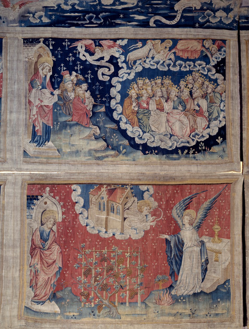 Pendurar do Apocalipse (1373-1383), n. 48: a ascensão do Cordeiro, o canto dos escolhidos. Abaixo, n. 54: sai do templo um anjo com uma foice afiada, outro anjo o ordena a colher os cachos das vinhas da terra. Tapeçaria de Nic de Nicolas Bataille