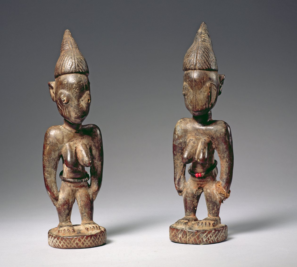 Figuras da Memória de Ere Ibeji, Cultura Yoruba (madeira) (ver também 181682) de Nigerian