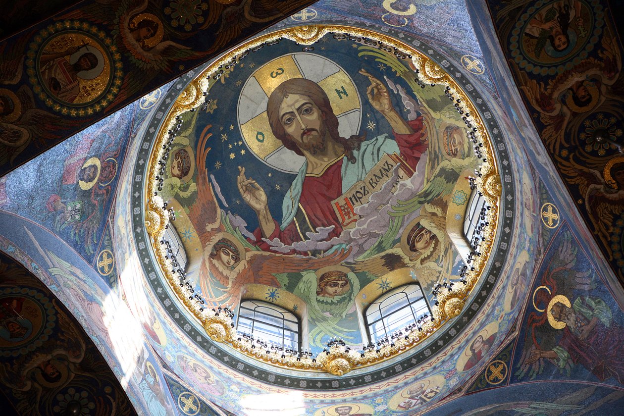Cristo Pantocrator sob a cúpula central da Igreja do Salvador do Sangue Derramado em St. Peters de Nikolai Nikolayevich Harlamov