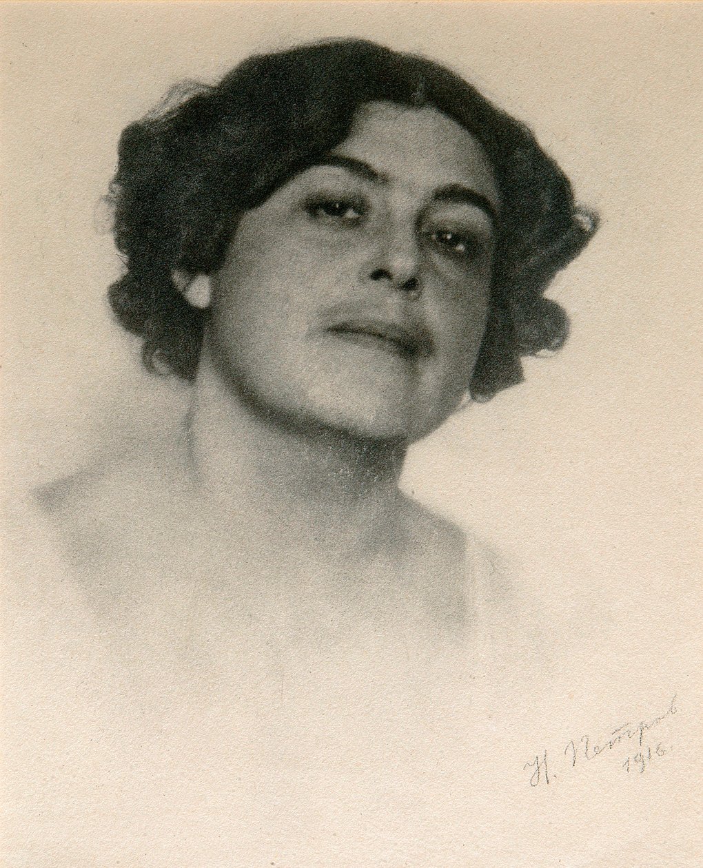 Retrato da atriz russa Voronets, c1916 de Nikolai Petrov