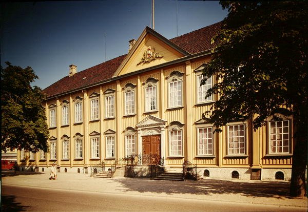 Palácio Stiftsgarden, construído 1774-78 de Norwegian School