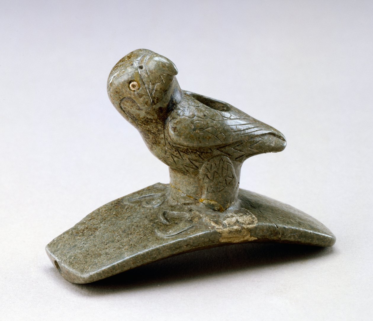 Tubo de efígie de falcão, 200 aC-100 dC (pérola de rio e tubulações) de Ohio Hopewell culture