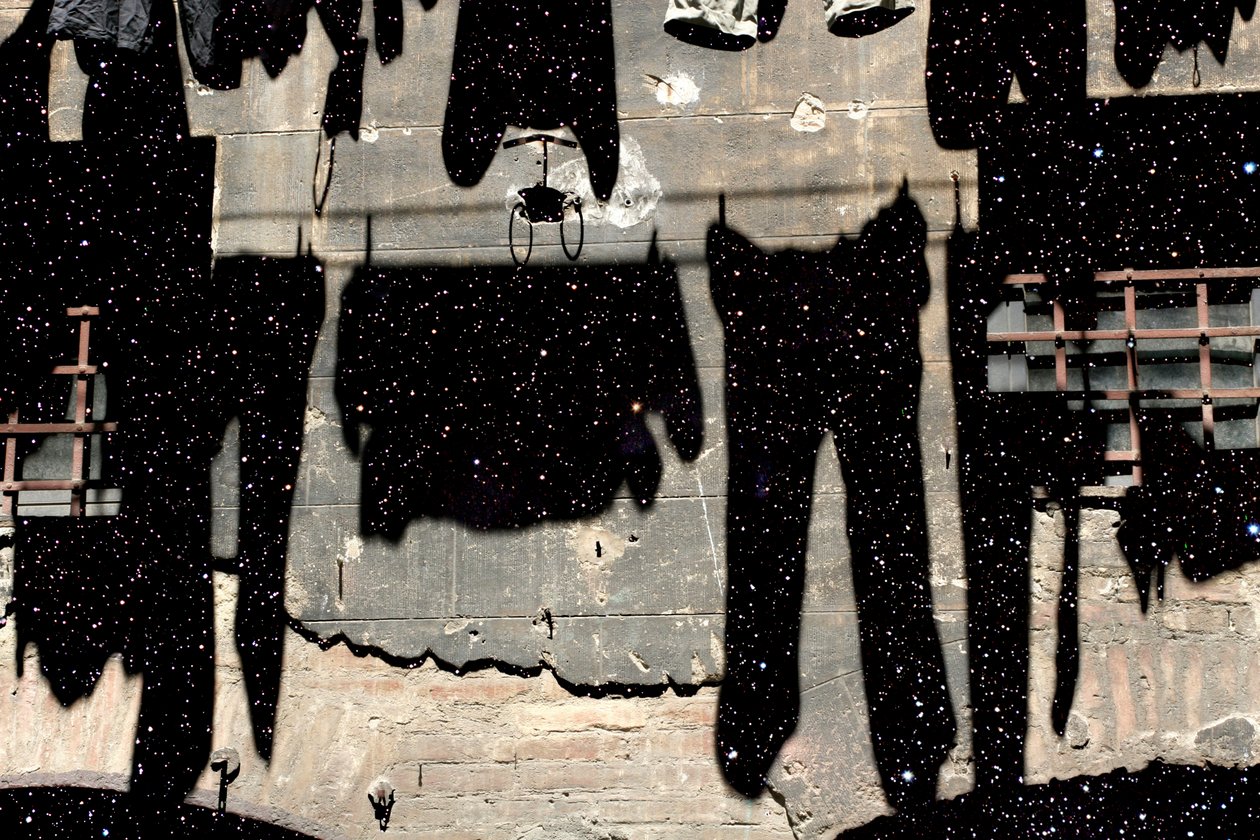 Tuscan Trousers, 2005 (Técnica mista digital) de Olivia Gozzano