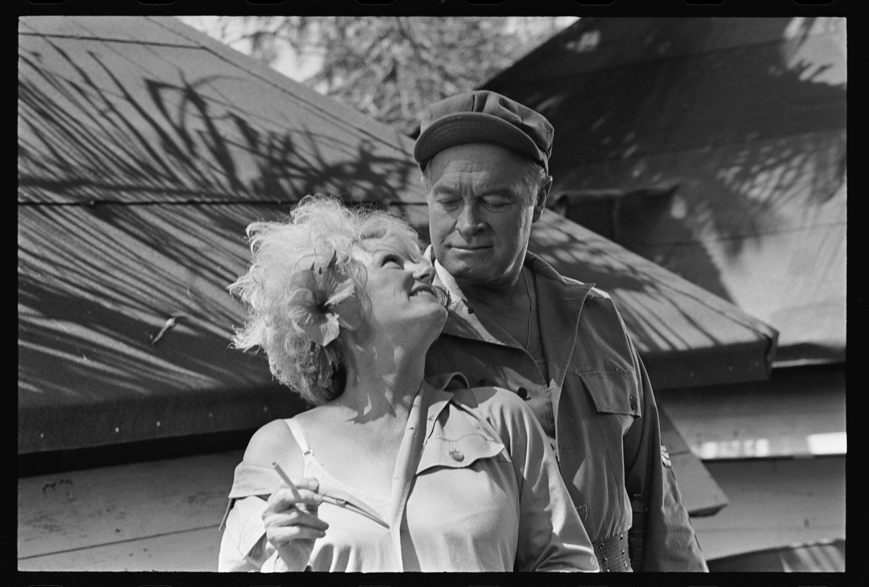 Bob Hope e Phyllis Diller no set de 