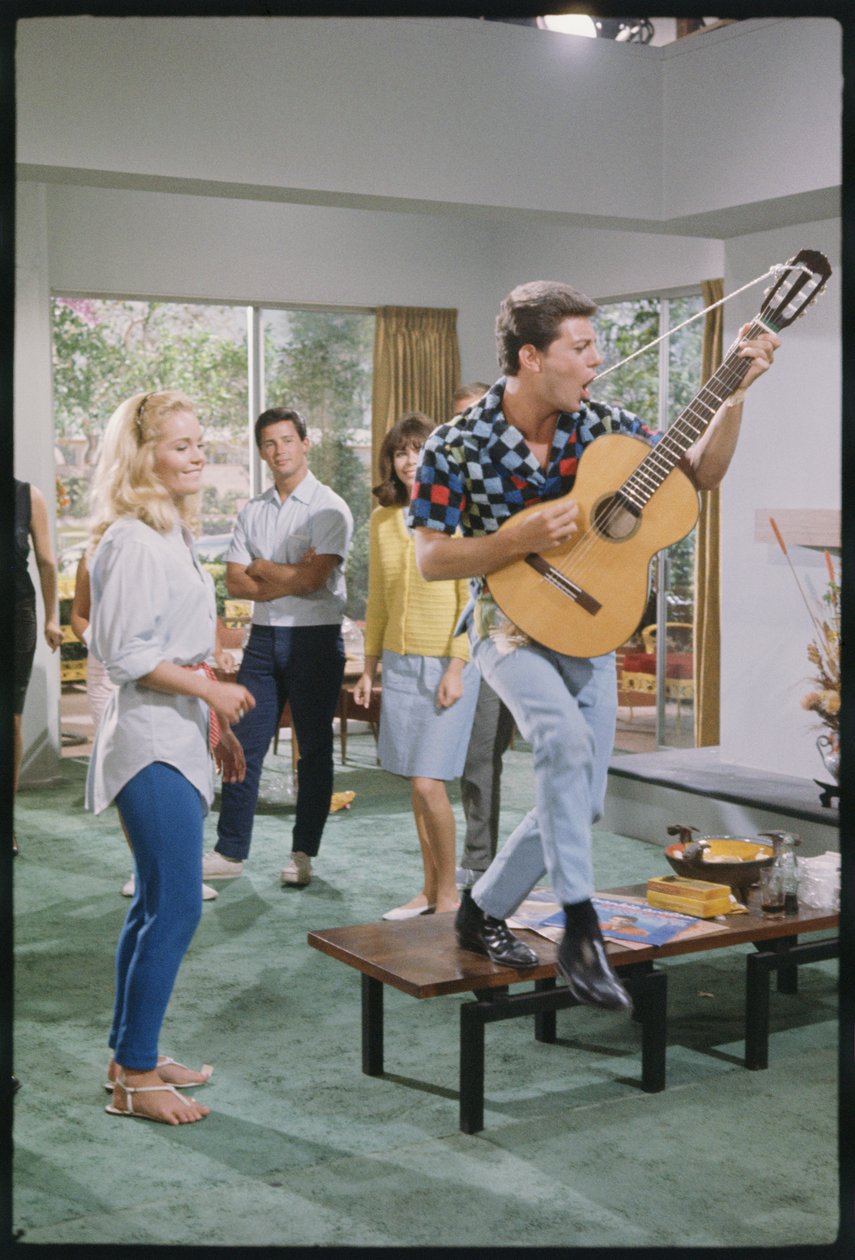 Frankie Avalon e Tuesday Weld no set de 