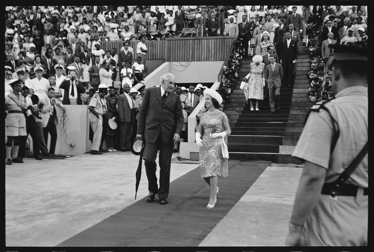 Princesa Margaret e Primeiro Ministro Bustamante celebrando a independência da Jamaica 1962 (foto a p/b) de Orlando Suero