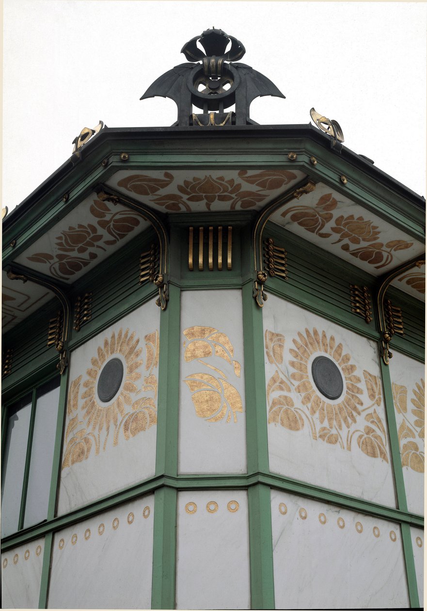 Art Nouveau: vista do pavilhão da estação de metro de Karlsplatz (agora café) feita pelo arquitecto Otto Wagner (1841-1918) (Secessão Vienense) 1894-1899 Viena, Áustria de Otto Wagner