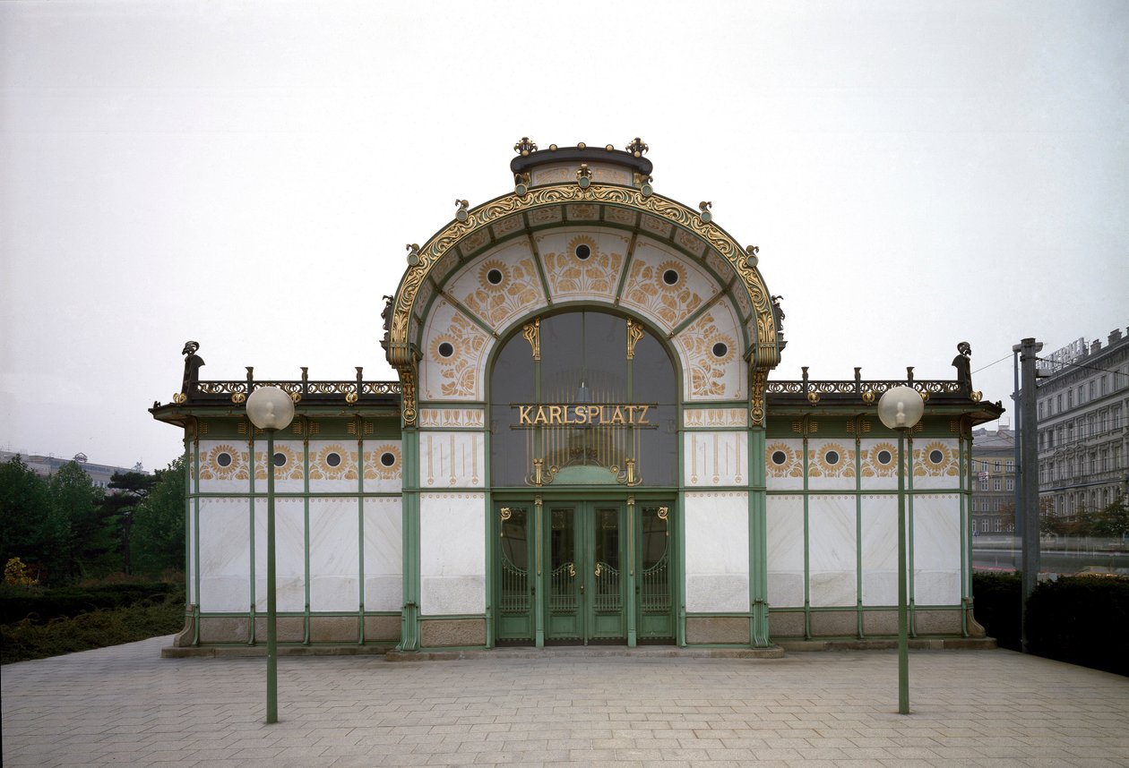Art Nouveau: vista do pavilhão da estação de metro de Karlsplatz (agora café) feita pelo arquitecto Otto Wagner (1841-1918) (Secessão Vienense) 1894-1899 Viena, Áustria de Otto Wagner
