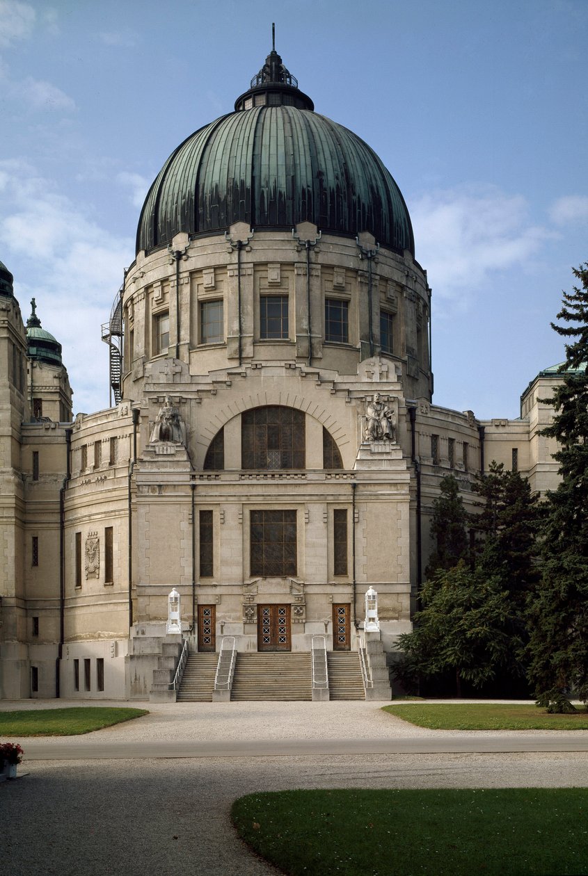 Vista da tumba familiar pelo arquiteto Otto Wagner (1841-1918) (Secessão Vienense). Cemitério de Hietzing, Viena, Áustria de Otto Wagner