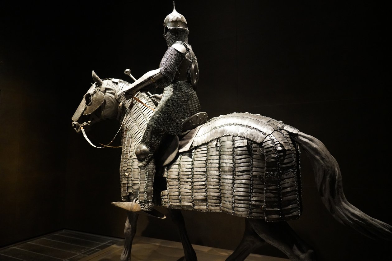 Armadura otomana de um cavaleiro e um cavalo, fim do século XV - início do século XVI (metalurgia) de Ottoman School