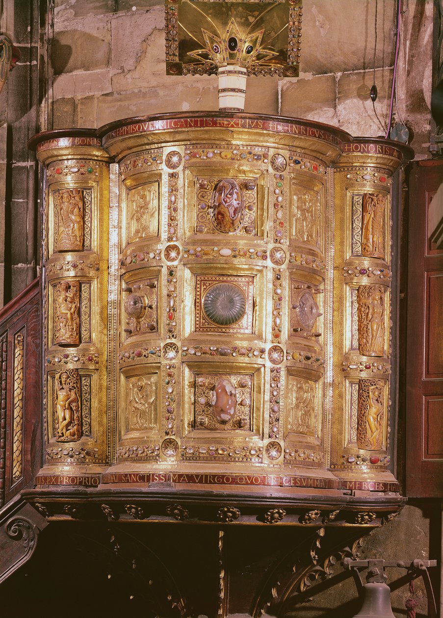 Púlpito, dado por Henri II, c.1020 (cobre dourado, marfim, cristal de rocha e pedras semipreciosas) de Ottonian