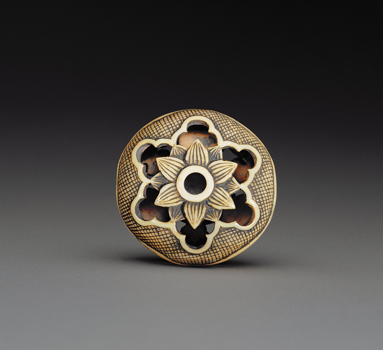 Netsuke, c.1870 (ver 195484) de Ozaki Kokusai