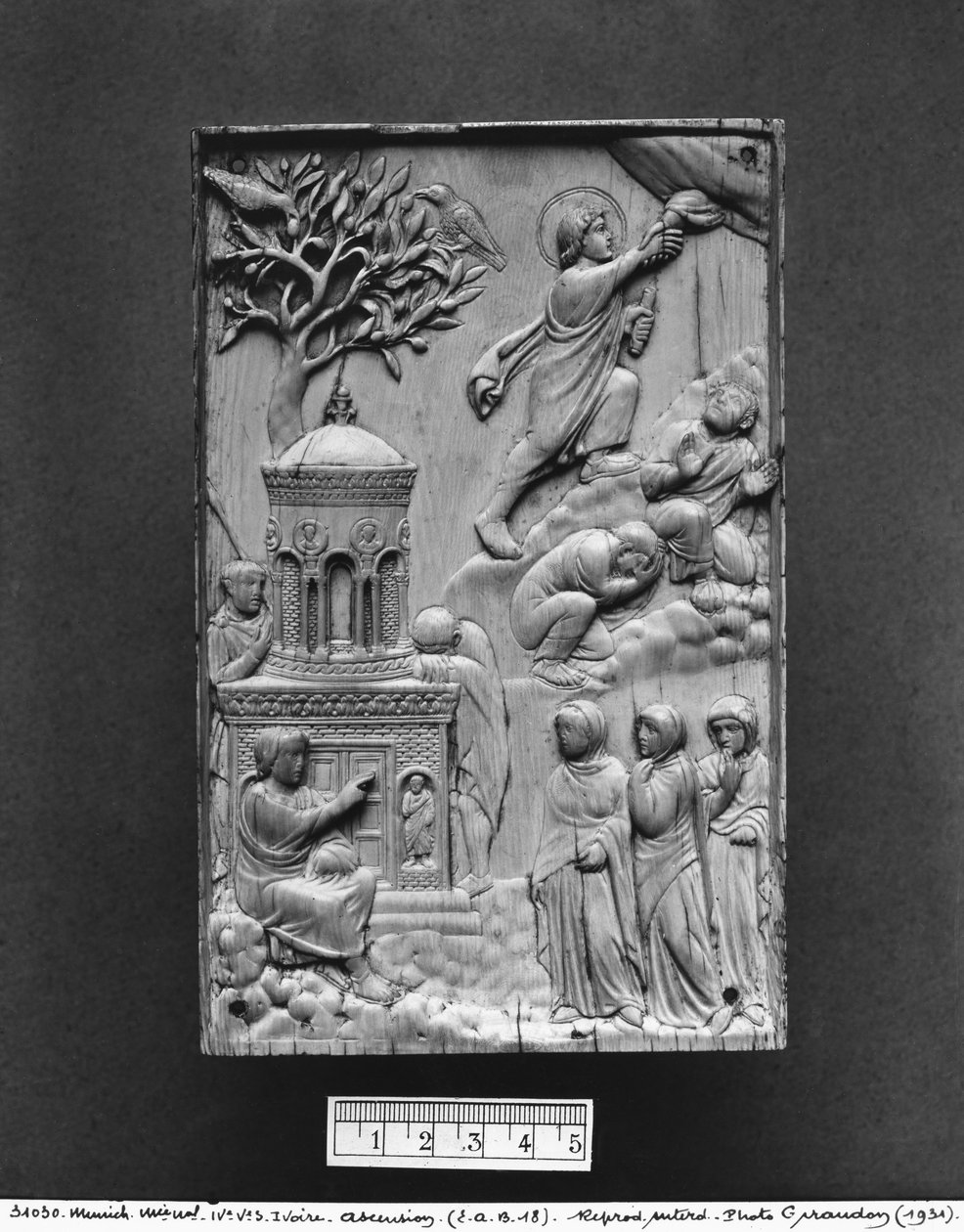 Placa representando a ascensão, possivelmente de uma capa de livro de Paleo Christian