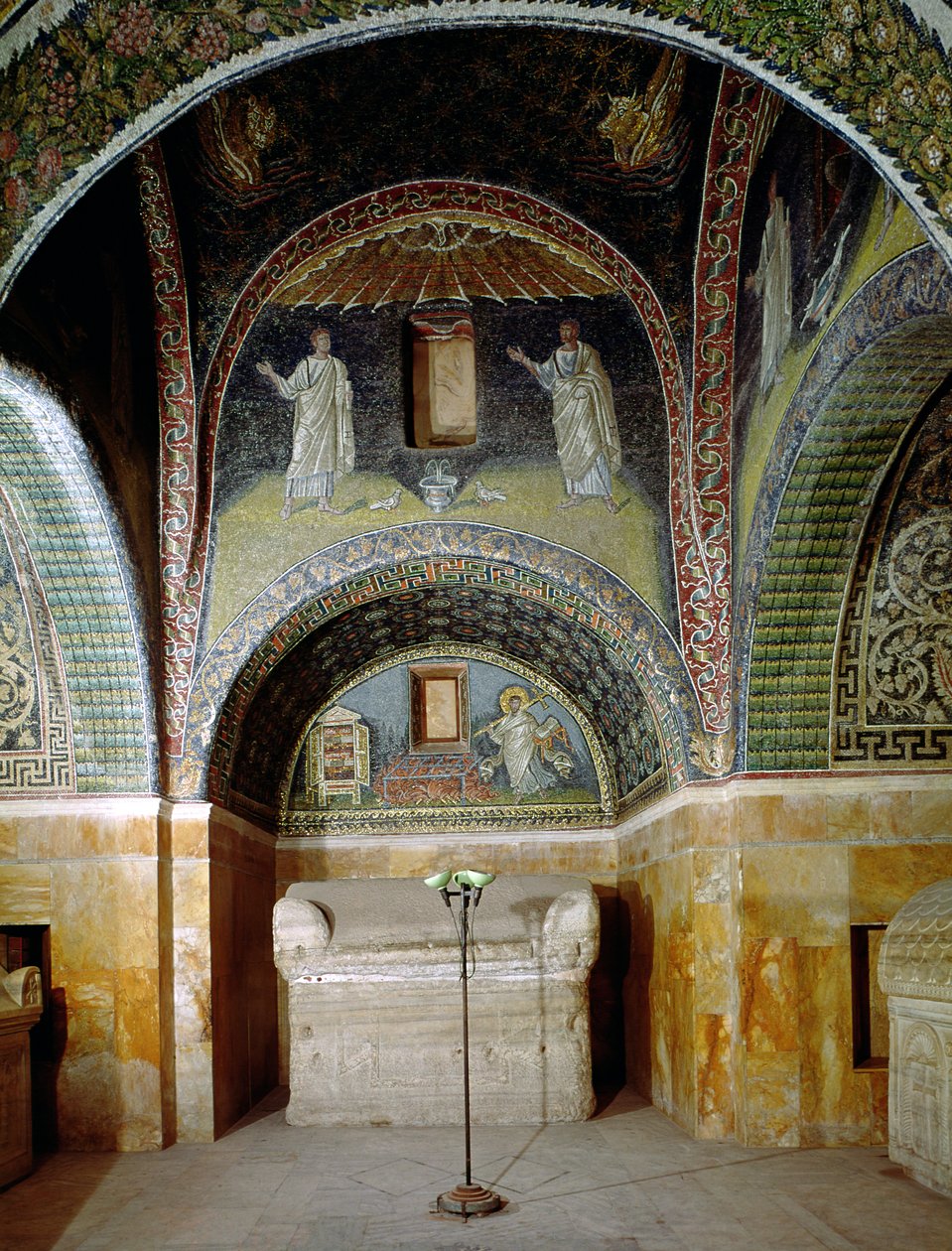 Vista interior do Oratório, c.430 AD de Paleo Christian