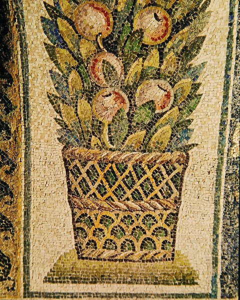 Uma cesta de frutas, c.430 AD (mosaico) de Paleo Christian